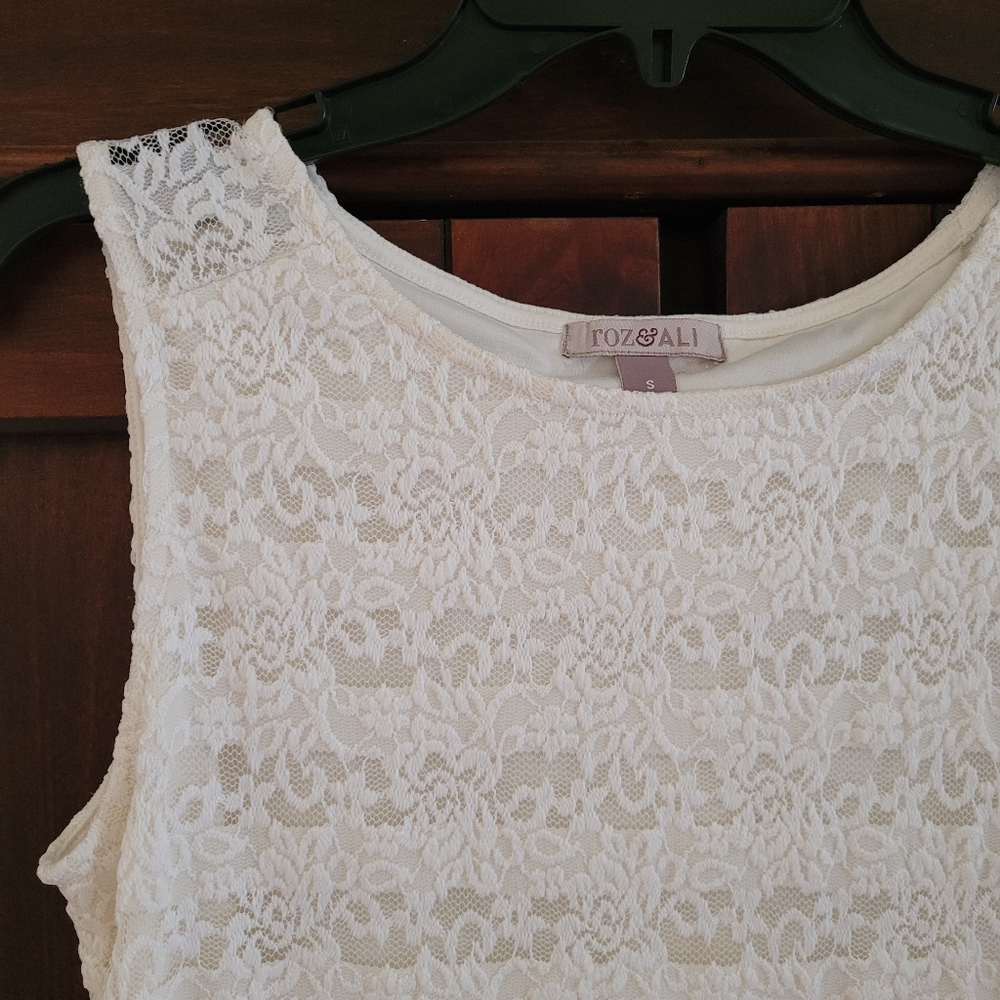 Lace Button Back Tank - Picture 3 of 5